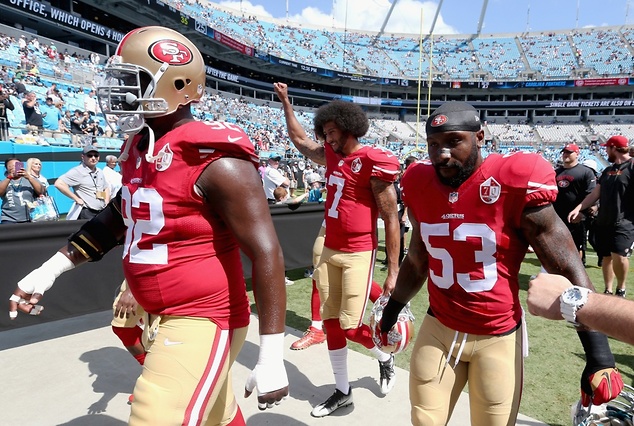 Kaepernick jest znany także ze swojego charakterystycznego